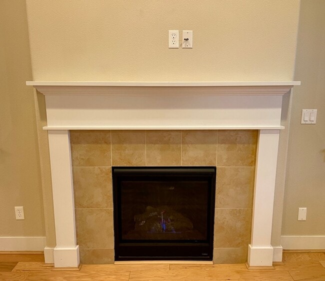 Building Photo - Privacy & Nature at Tonquin Woods: The Ultimate Villebois End-Unit