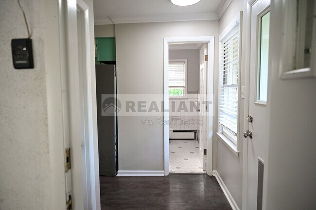 Building Photo - 517 N 3rd St
