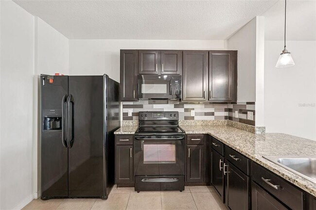 Building Photo - 9833 Hound Chase Dr