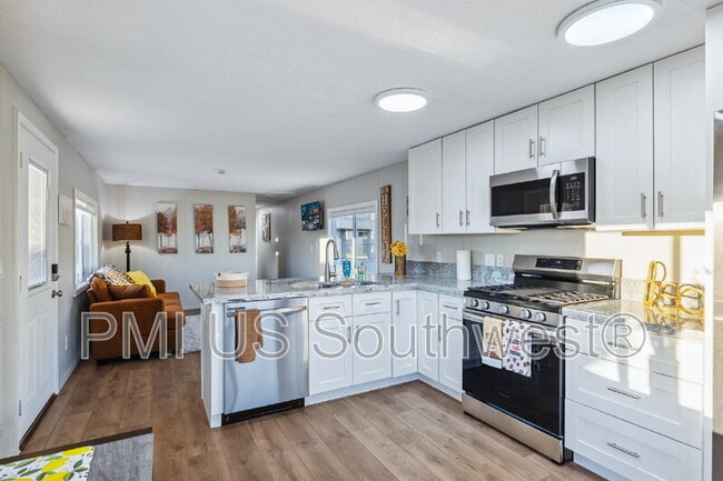 Building Photo - 437 Riverfront Dr