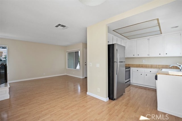 Building Photo - 5 Bright Hollow