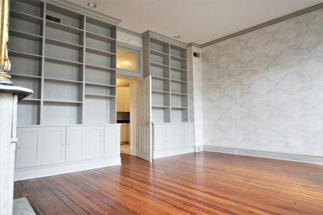 Building Photo - 1513 Bolton St