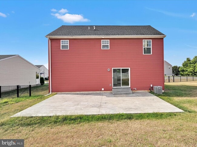 Building Photo - 87 Farm House Ln