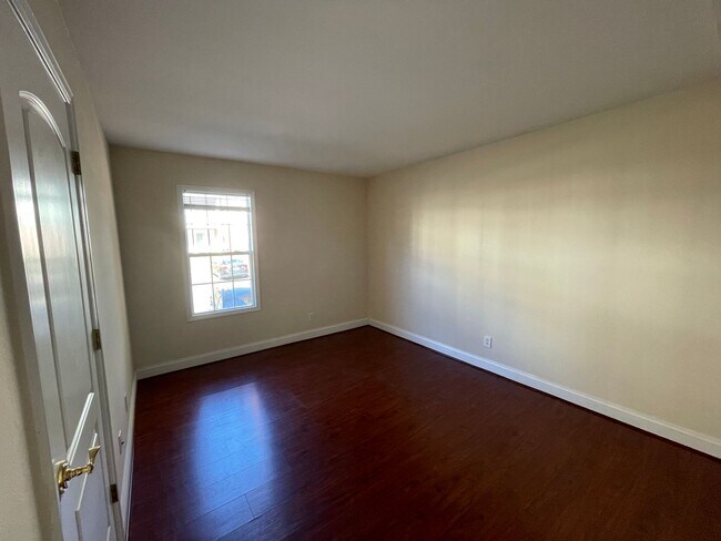 Building Photo - 1311 Villa Way