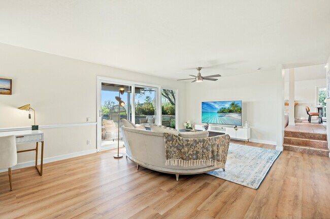 Building Photo - 10961 Limetree Dr