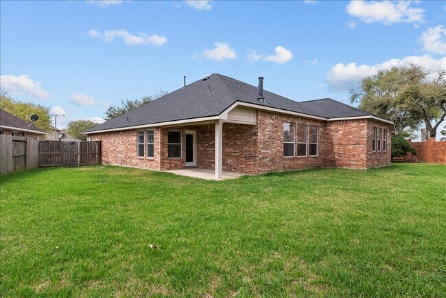 Building Photo - 2120 Red Timber Ct