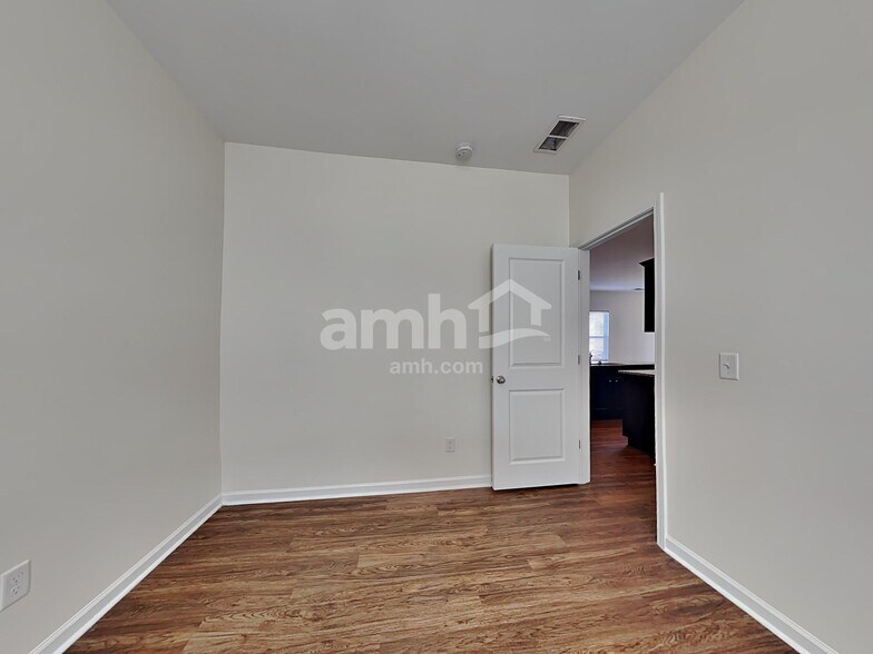 Building Photo - 224 Orion Way