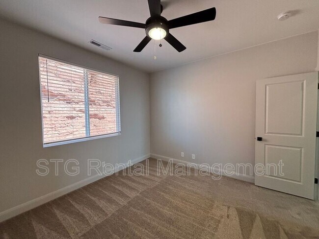 Building Photo - 840 Twin Lakes Dr