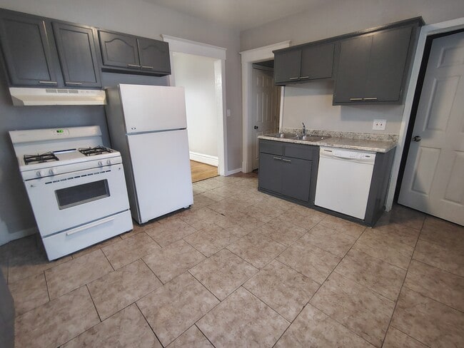 Building Photo - 2139 10th St