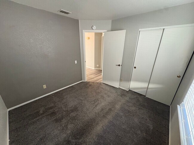 Building Photo - Cozy 3 Bed 2 Bath Home in Brentwood