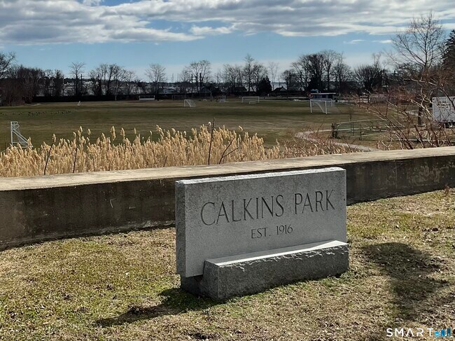 Building Photo - 13 Alger St