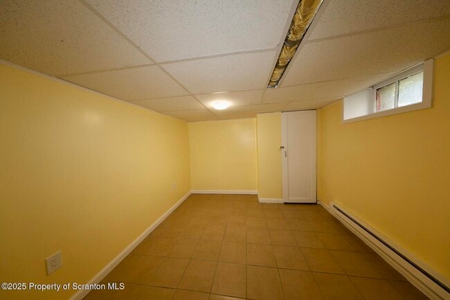 Building Photo - 322 1st St