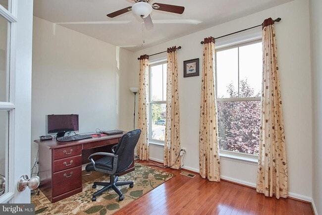 Building Photo - 42649 Macauley Place