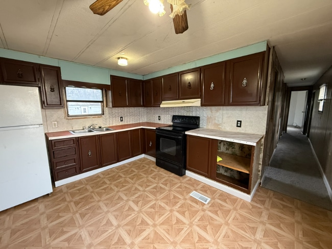 Building Photo - 110 Herman Ln