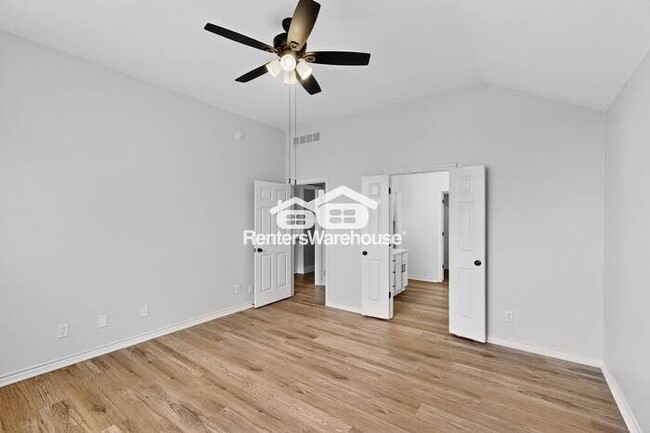 Building Photo - 801 Snapdragon Ln