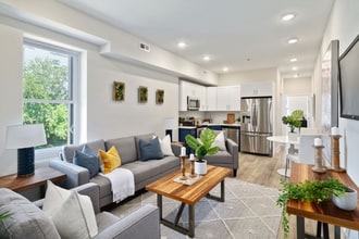 Building Photo - 1535 N 6th St