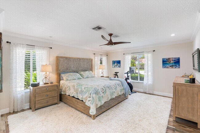 Building Photo - 830 NE Boca Bay Colony Dr