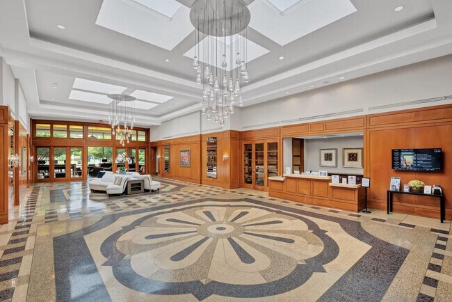 Building Photo - 1600 S Eads St