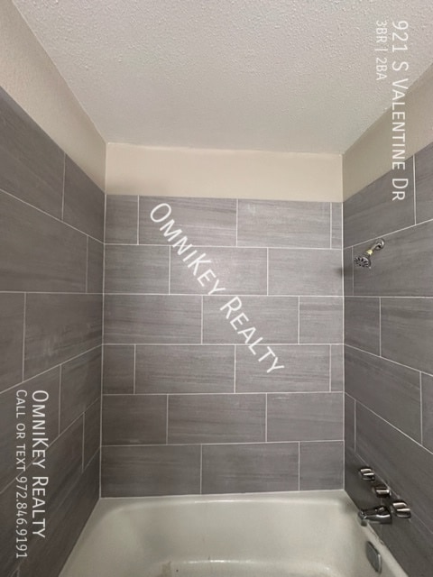 Building Photo - 921 S Valentine Dr