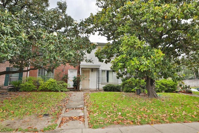 Primary Photo - 8202 Fondren Rd