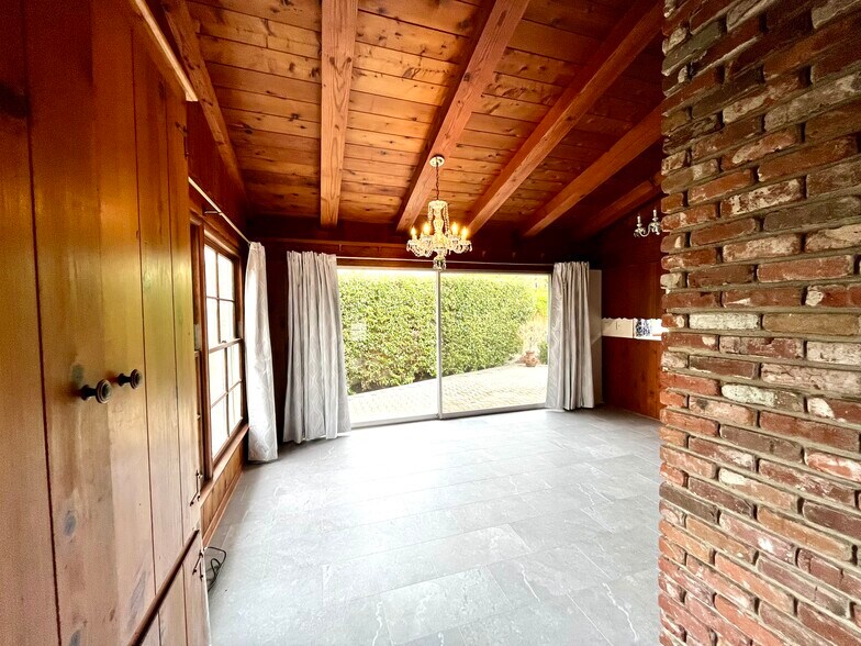 Building Photo - 2548 Via Carrillo