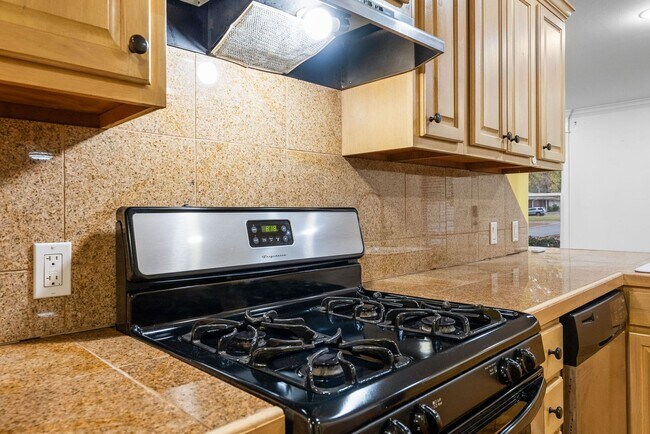 Building Photo - Charming Midtown Little Rock Home on Corner Lot – 3BR/2BA + Garage