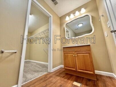 Building Photo - 216 Bass Pond Glen Dr
