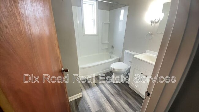 Building Photo - 1519 S Smithville Rd