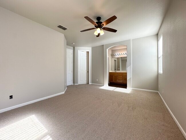 Building Photo - Rosevilles desirable Highland Reserve neighborhood