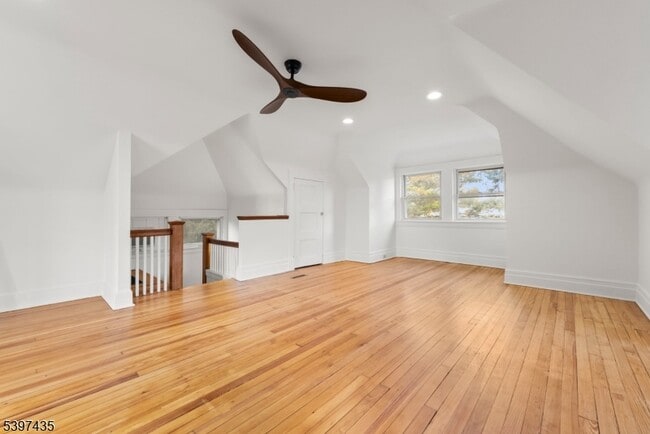 Building Photo - 39 Walnut St