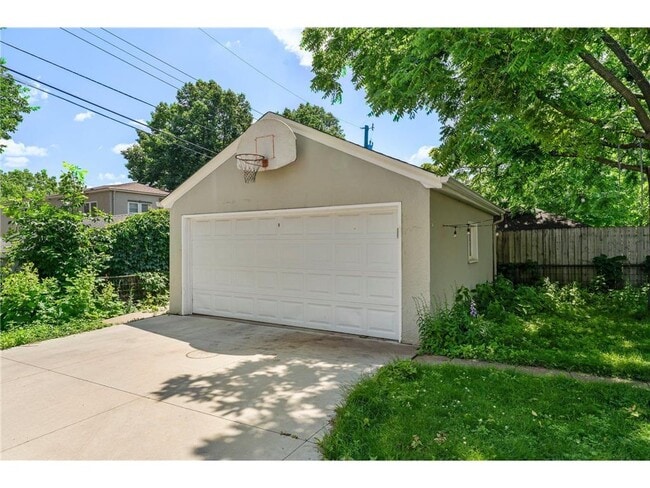 Building Photo - 4437 Vincent Ave S