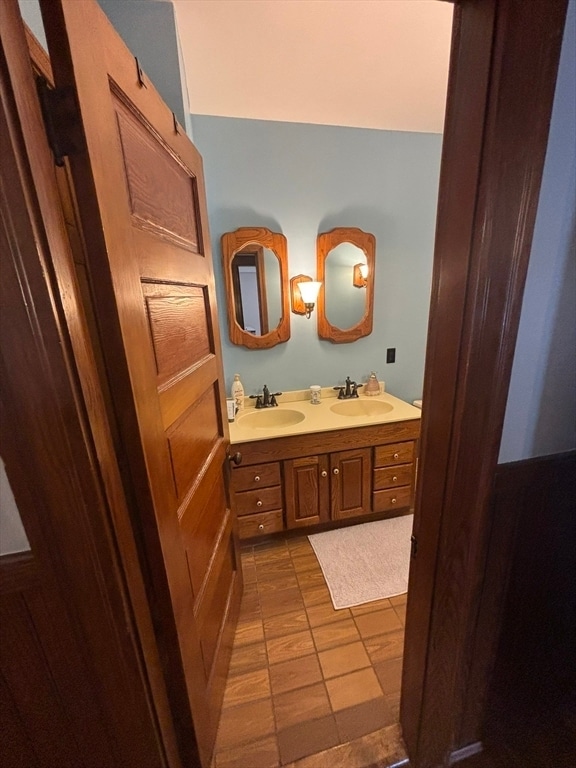 Building Photo - 460 Burncoat St