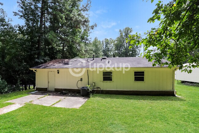 Building Photo - Fantastic 3bd/1.5ba home! Let yourself in!