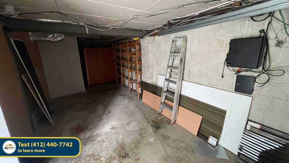 Building Photo - 523 Larix Rd