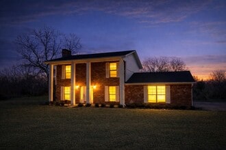 Building Photo - 1310 S Caney Trails Dr