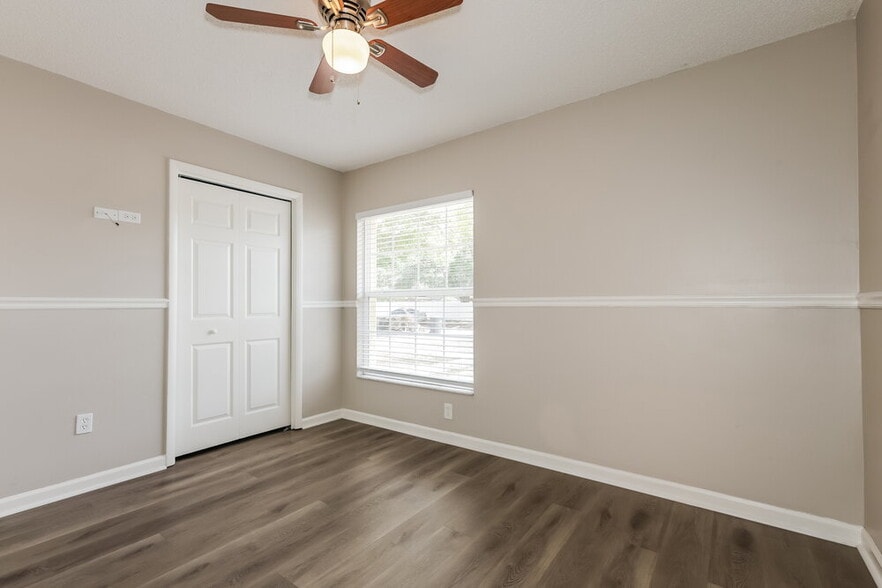 Building Photo - 3039 Annadale Cir