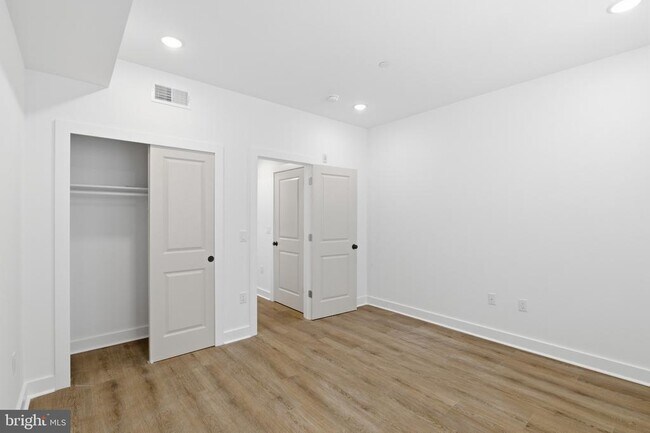 Building Photo - 2146 N Franklin St