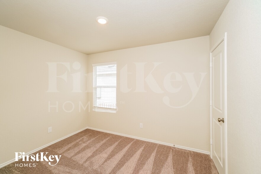 Building Photo - 13115 Rosemary Cove