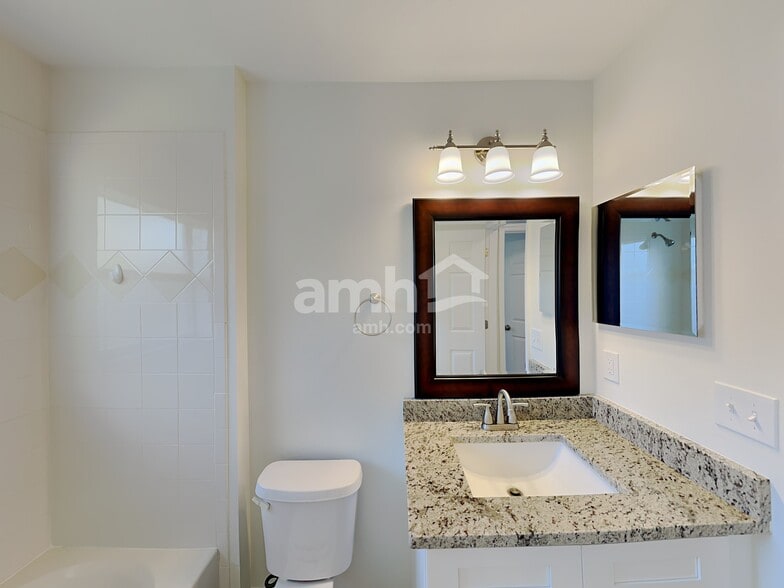 Building Photo - 9605 27th Ave E