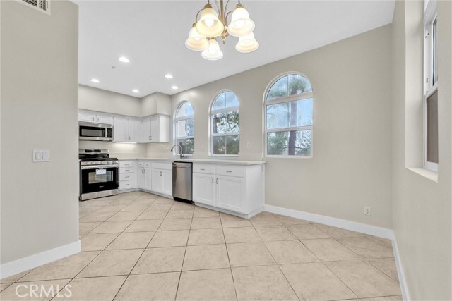 Building Photo - 702 Terra Bella