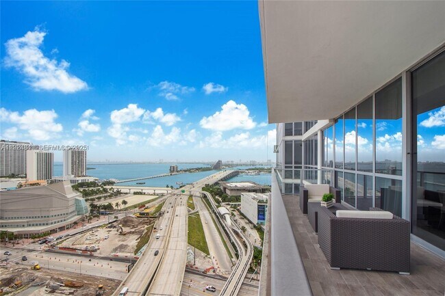 Building Photo - 1100 Biscayne Blvd