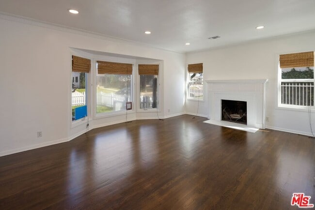 Building Photo - 6446 W 85th St