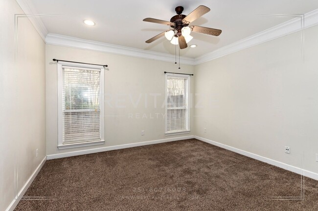 Building Photo - 3 Bed 2.5 Bath Townhome in West Mobile