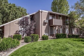 Building Photo - Creekside Apartments
