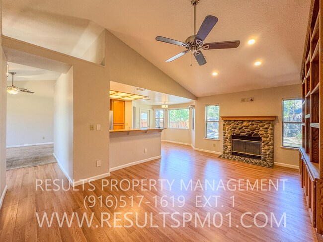 Building Photo - 3 bedroom on a Large Corner Lot