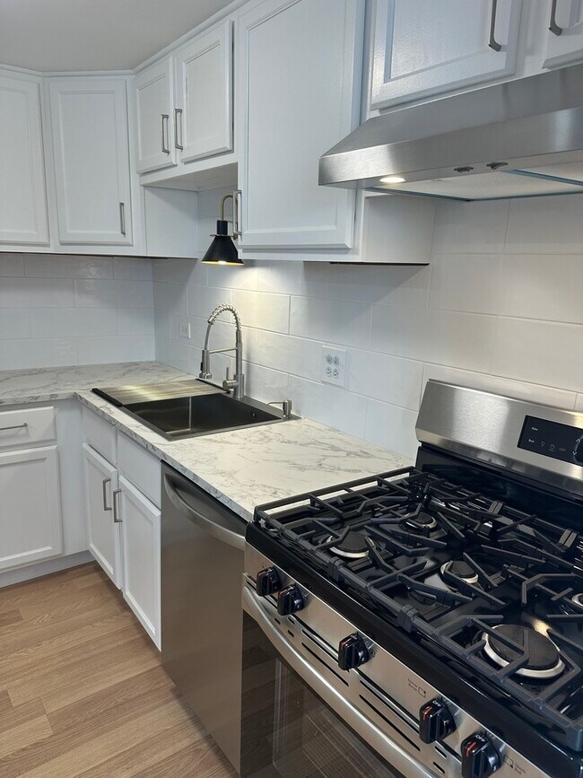 Building Photo - 1463 Mercury Dr