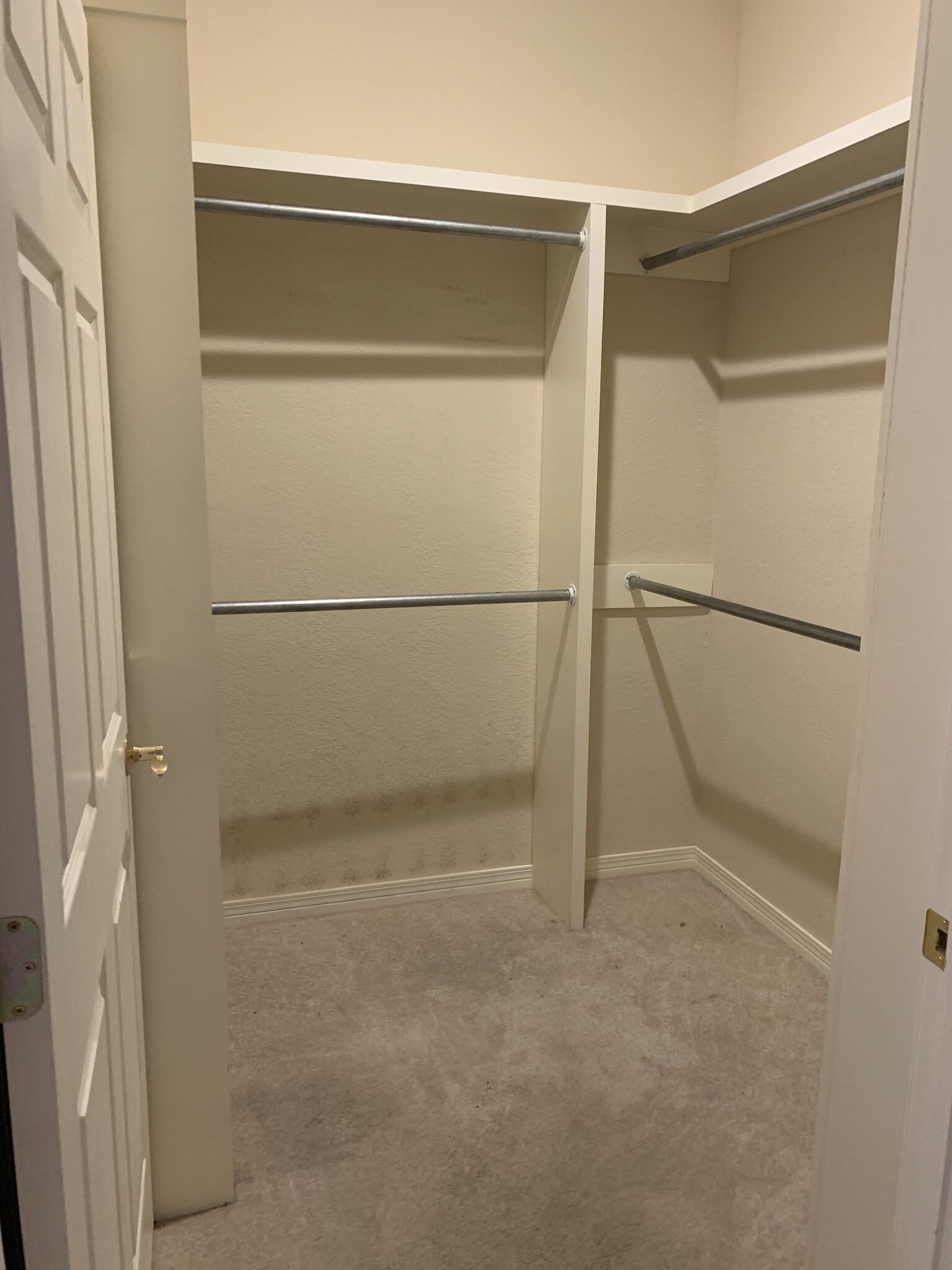 2nd walk-in closet - 57 Valleyview Rd