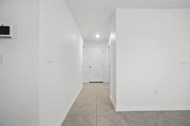 Building Photo - 16805 Delia St