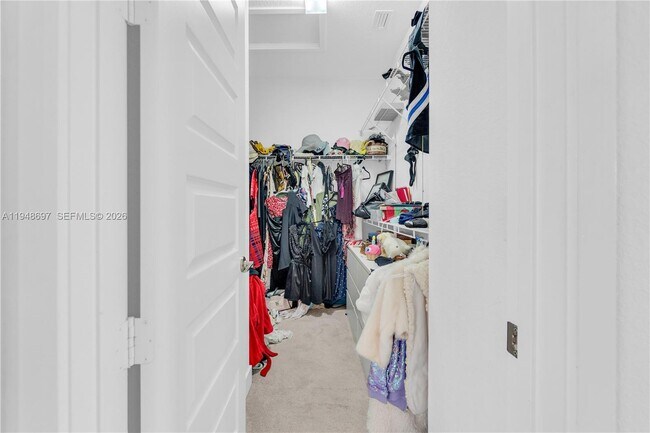 Building Photo - 10890 Shore St