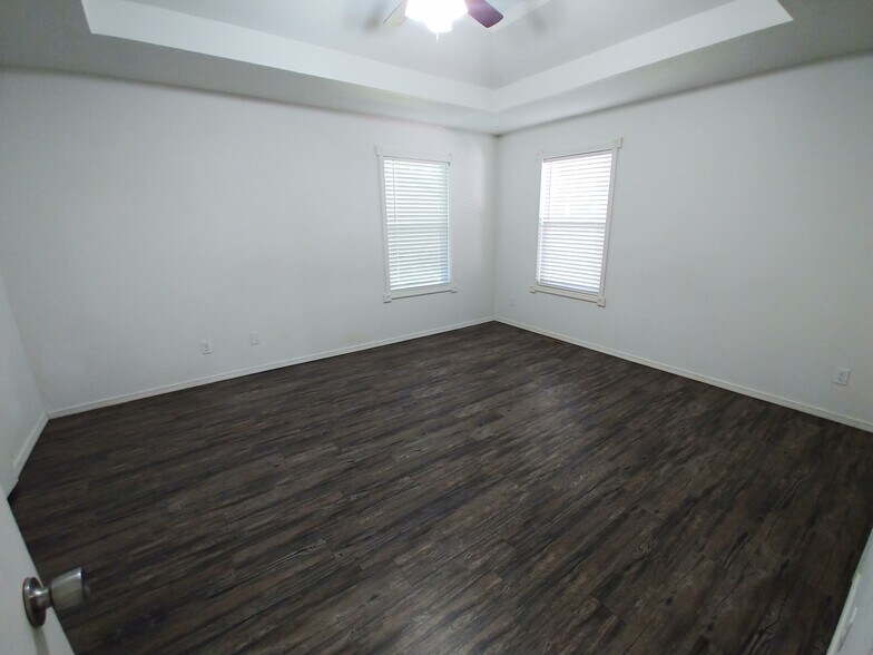 Building Photo - 4071 W Lombard St